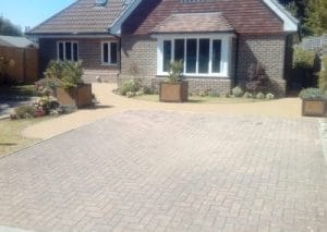 Planter-Front-Garden-4-400x284